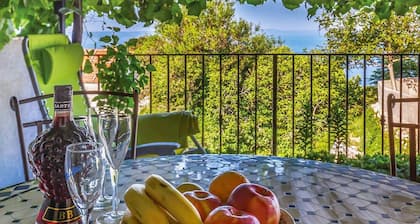 Villa StoneBliss mit Pool