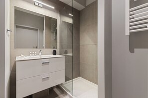 Business Studio | Bathroom