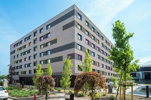 Exterior - NextDoor Apartments (Kraków)