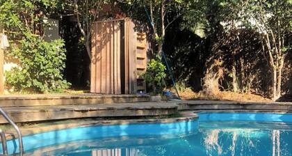Encantadora Casa Para 12 con Piscina y Amplio Patio