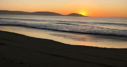 Encantadora Casa Para 12 con Piscina y Amplio Patio
