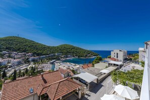 الإطلالة من المنشأة