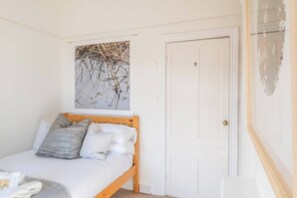 3 sovrum, strykjärn/strykbräda, gratis wi-fi och sängkläder