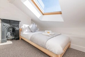 2 bedrooms, iron/ironing board, free WiFi, bed sheets - Family Haven -Amazing Views-Heart of Hebden Bridge - Pass the Keys (Hebden)