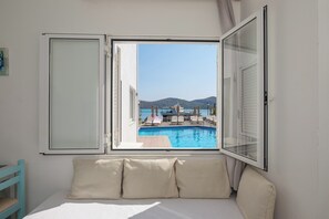 Family Apartment, Pool View