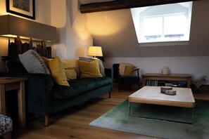 TV - Chester Townhouse, Chester Townhouse (Chester)