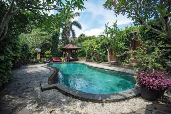 Outdoor pool - Ladera Villa Ubud (Bali)