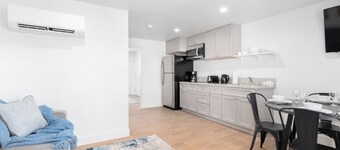 #8 In town NEW apartment by restaurants