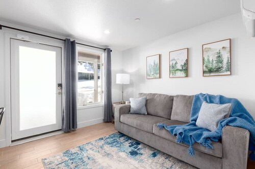In town NEW! apartment by restaurants #8