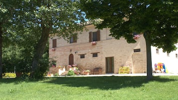 Esterni