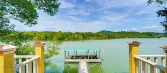 Boat Dock: Pet-Friendly Douglas Lake Getaway!