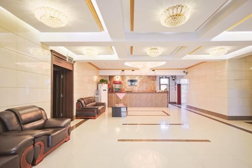 Home Inn Huayi Hotel (Xinmin Liaohe Street)