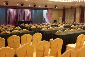 Meeting facility - Home Inn Huayi Hotel (Xinmin Liaohe Street) (Xinmin)