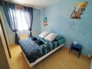 3 chambres, fer et planche à repasser, Wi-Fi gratuit, draps fournis