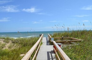 Beach nearby - Surf Condos 417 - Saltwater Serenity awaits! (Surf City)