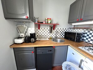 Fridge, microwave, oven, dishwasher