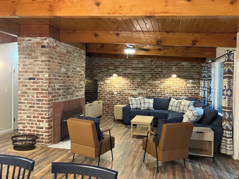 Amazing Views / 2 Game Rooms / Ev Charger / Near Sequoia National Park - Three Rivers, CA