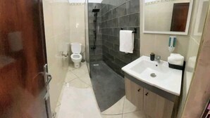 Double or Twin Room, Harbour View | Bathroom - Chambre Maya (Ksar El Majaz)
