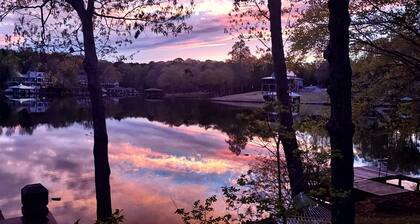 Great Dock, Deep Water, Sunset Views, Kayaks, Pet Friendly