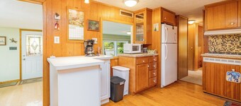 Lakefront, Great Dock,  Kayak, Pet-Friendly, Views