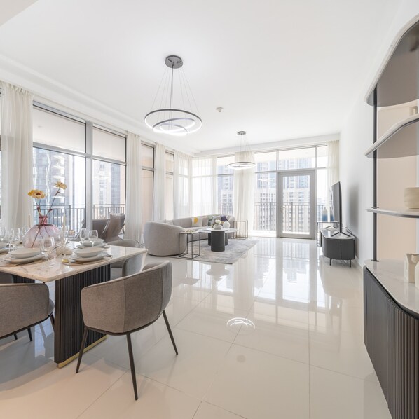 Apartment | 3 bedrooms - DXB - Blvd Crescent T1 - 2401 - DT (Dubai)