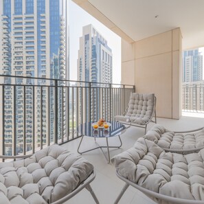 Apartment | 3 bedrooms - DXB - Blvd Crescent T1 - 2401 - DT (Dubai)