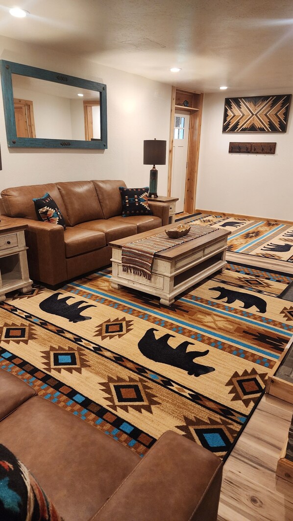 Smart TV - Cedar Canyon
Located just 7 miles west of Glacier National Park West entrance (Coram)