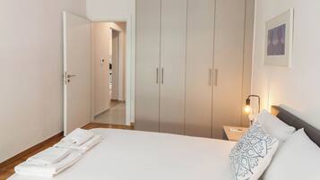 2 bedrooms, iron/ironing board, free WiFi