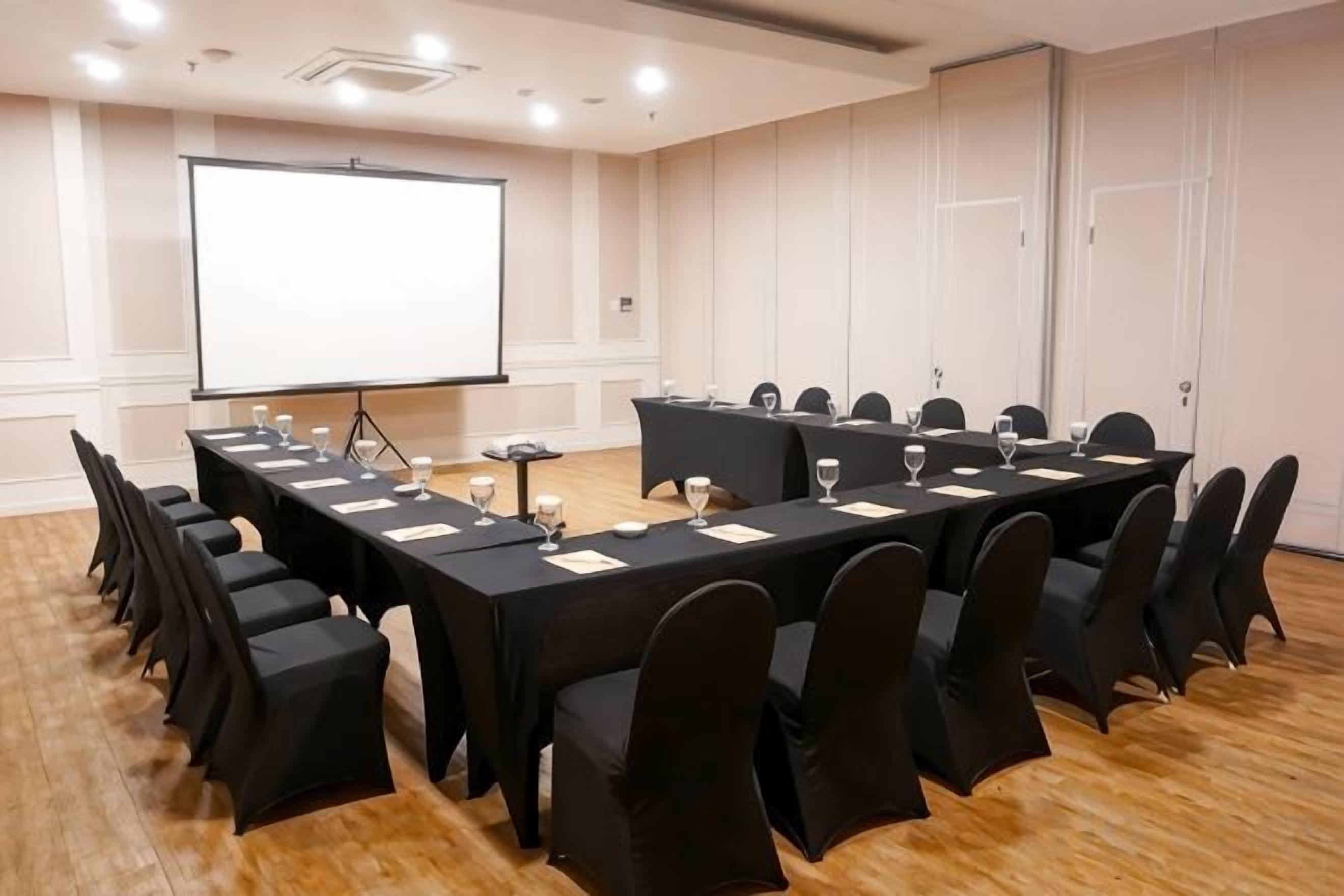 Meeting facility
