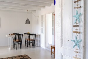 Dining - Casa Calipso, a Cosy and Elegant Traditional House 5 Minutes From Fiskardo (Tselendata)