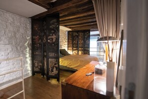 2 bedrooms, iron/ironing board, WiFi, bed sheets - Your stay in the heart of Paris in a large duplex apartment. Saint Germain (Paris)