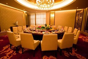 Banquet hall - Guomao Hotel (Yichang)