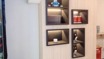 المنشأة من الداخل