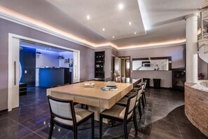 Villa, 5 Schlafzimmer, Raucher, eigener Pool | Speisen