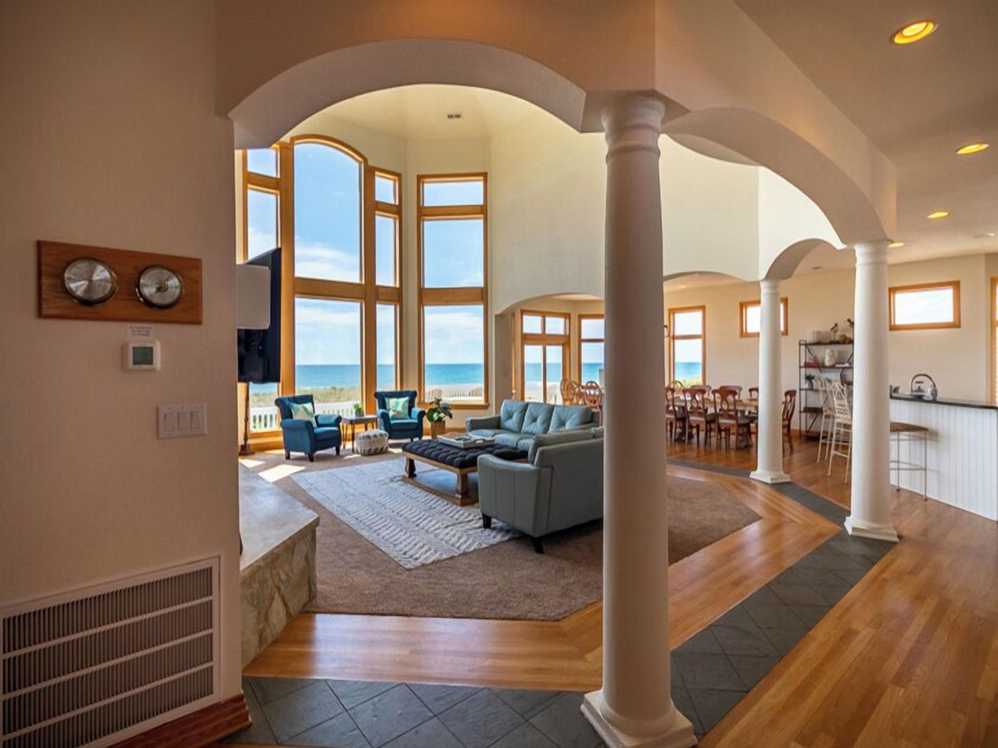 Una televisión, un reproductor de DVD, un reproductor estéreo