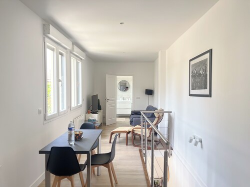 Superbe Loft au calme de 80m2  jardin + parking privatifs proche Paris et Disney
