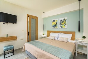 1 Schlafzimmer, Schreibtisch, schallisolierte Zimmer