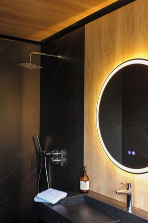 Shower, hair dryer, slippers, towels - Bleu Minuit - La Rive Etoilée (Plateau d'Hauteville)