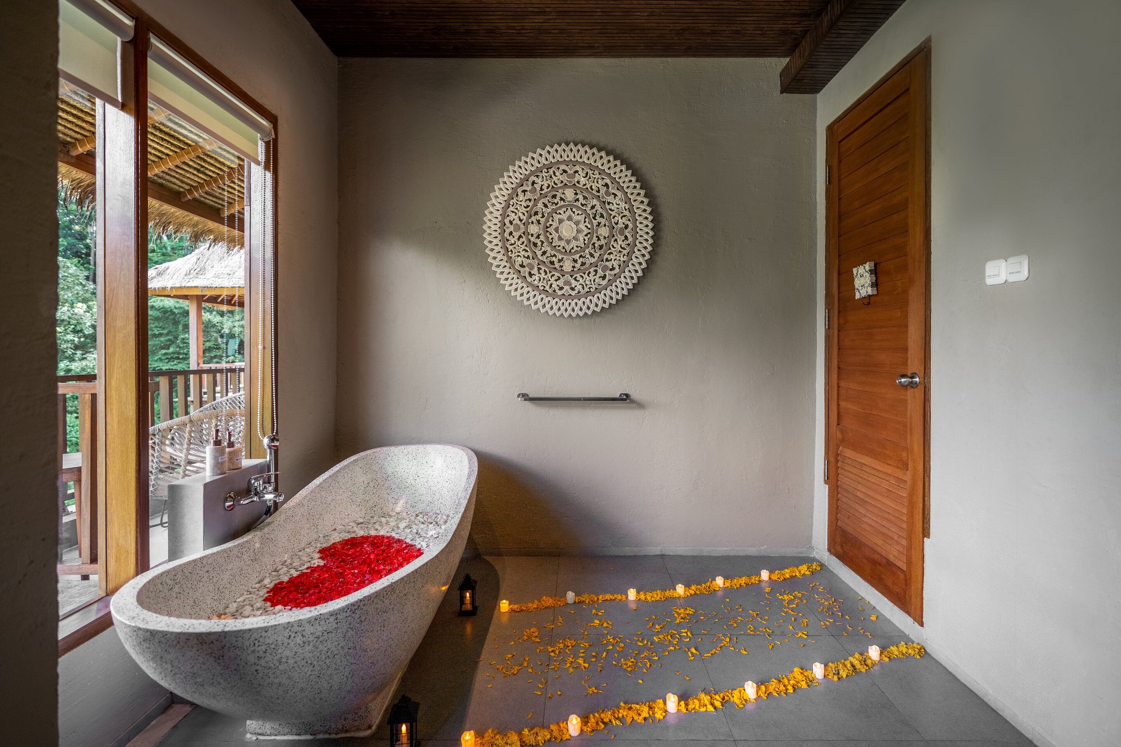 Two Bedroom Private Pool Villa | Kamar mandi | Perlengkapan mandi gratis, pengering rambut, jubah mandi, dan sandal