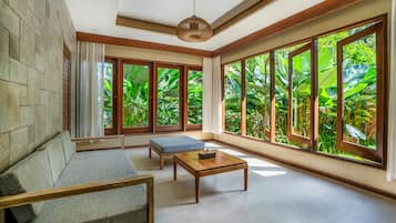 40-inch Smart TV with satellite channels