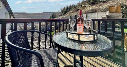 3 bed home in Tonypandy with Balcony View Room