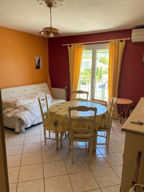 Dining - Studio au Pied du Luberon Avec Piscine (Taillades)