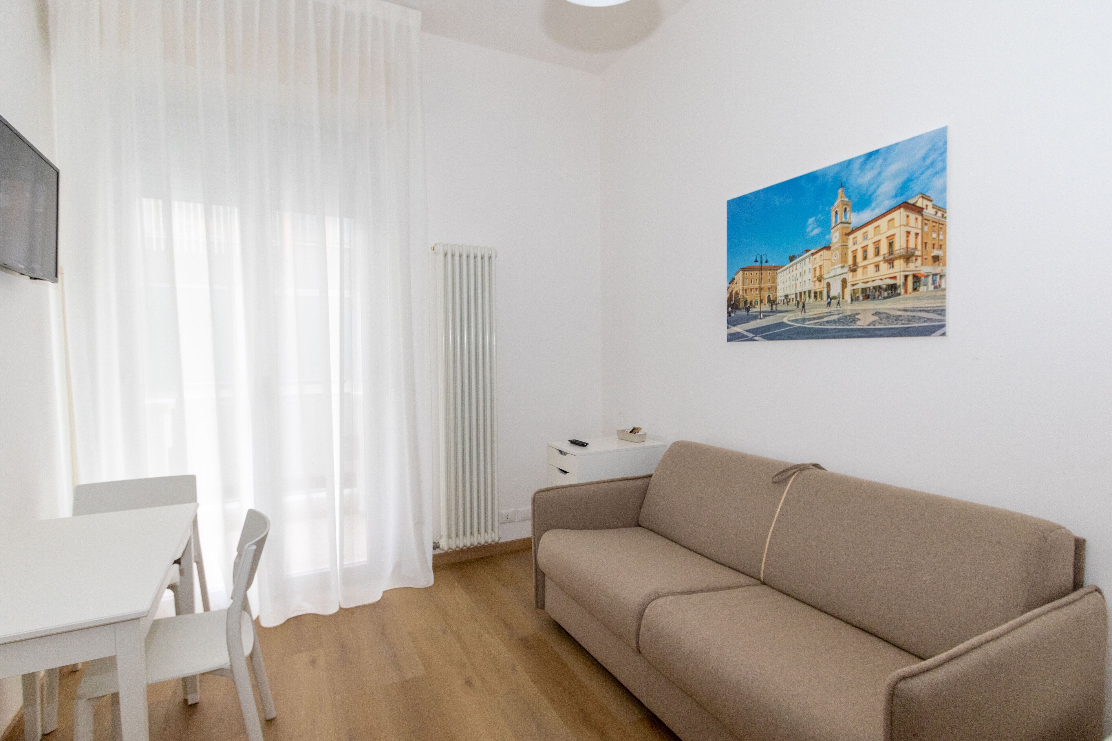 华丽公寓式客房, 庭院景观 | 起居区 | 平板电视