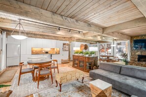 Condo (Chateau Roaring Fork Condo 31) | Living area | TV - Chateau Roaring Fork Condo 31 (Aspen)