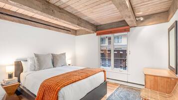 Condo (Chateau Roaring Fork Condo 31) | 2 bedrooms, free WiFi