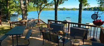 'Tis Our Cottage: Modern Lakefront clean lake quiet & relaxing Just off toll Rd 