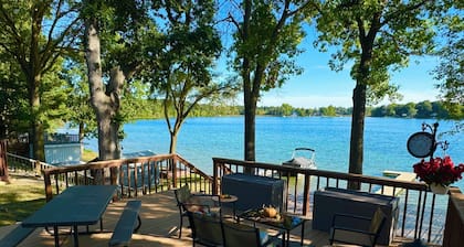 'Tis Our Cottage: Modern Lakefront clean lake quiet & relaxing Just off toll Rd