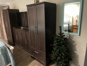 3 室のベッドルーム、アイロン / アイロン台、WiFi、ベッドシーツ