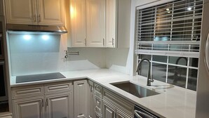 Unclassified image, 5 of 39, button - 03) Tropical Suite on Treasure Island (New Port Richey)