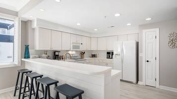 Microwave, oven, stovetop, dishwasher